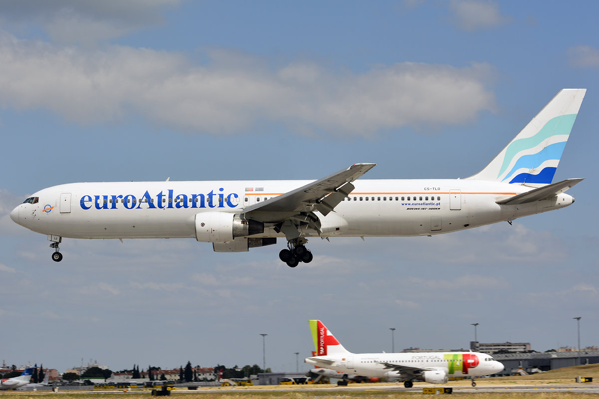 CS-TLO (024318) Boeing 767-383/ER