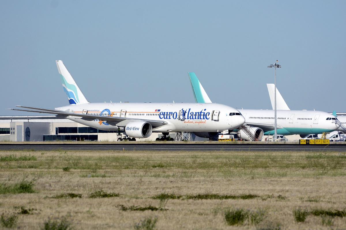 CS-TFM (cn 28513) Boeing 777-212ER