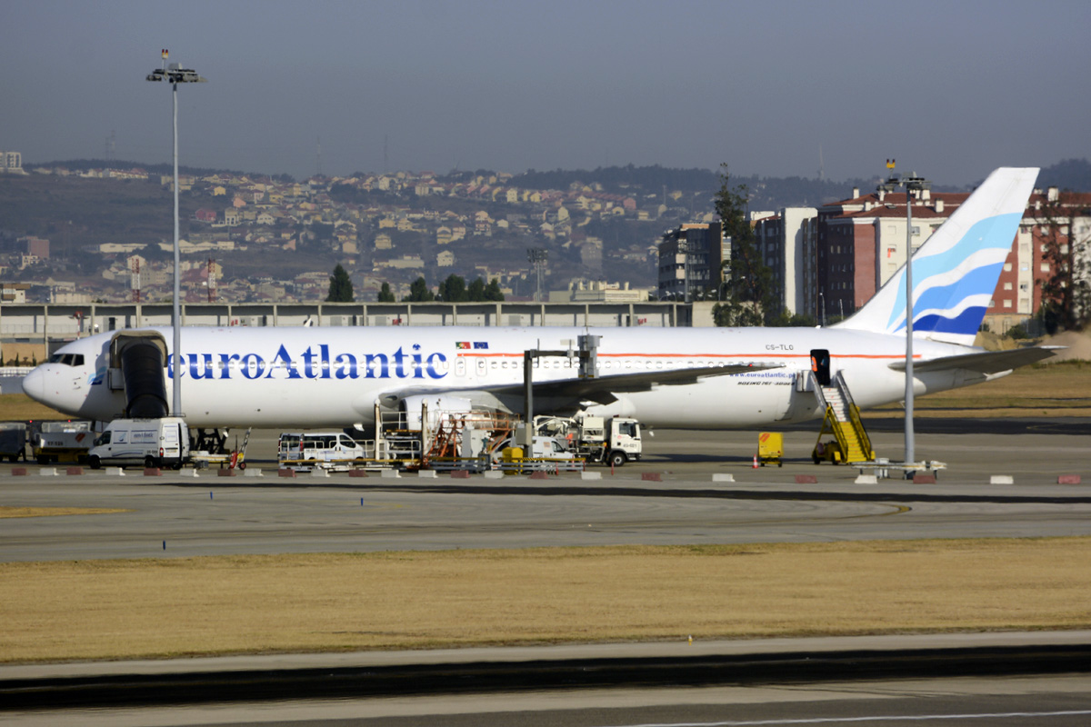 CS-TLO (024318) Boeing 767-383/ER