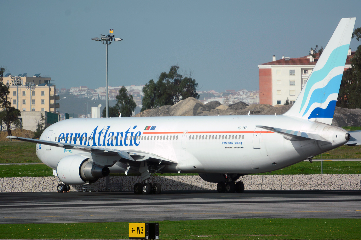 CS-TKR (030854) Boeing 767-36N/ER