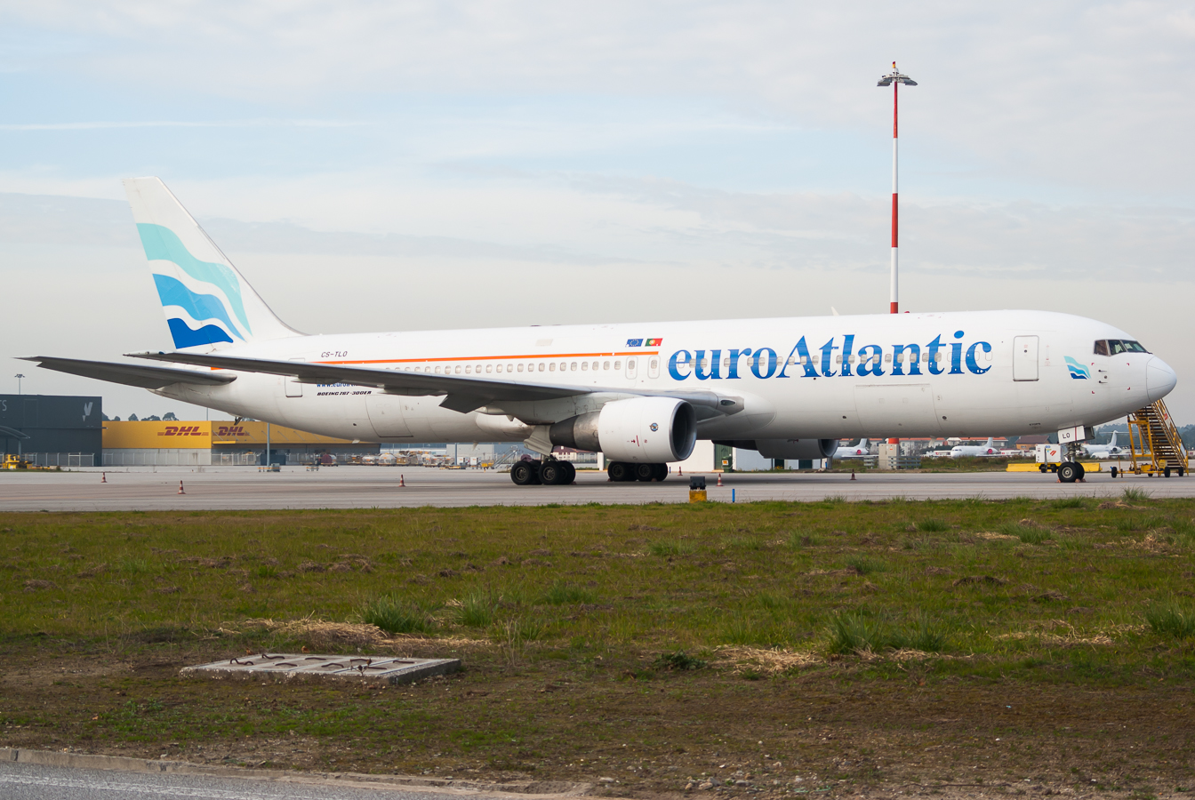 CS-TLO (024318) Boeing 767-383/ER