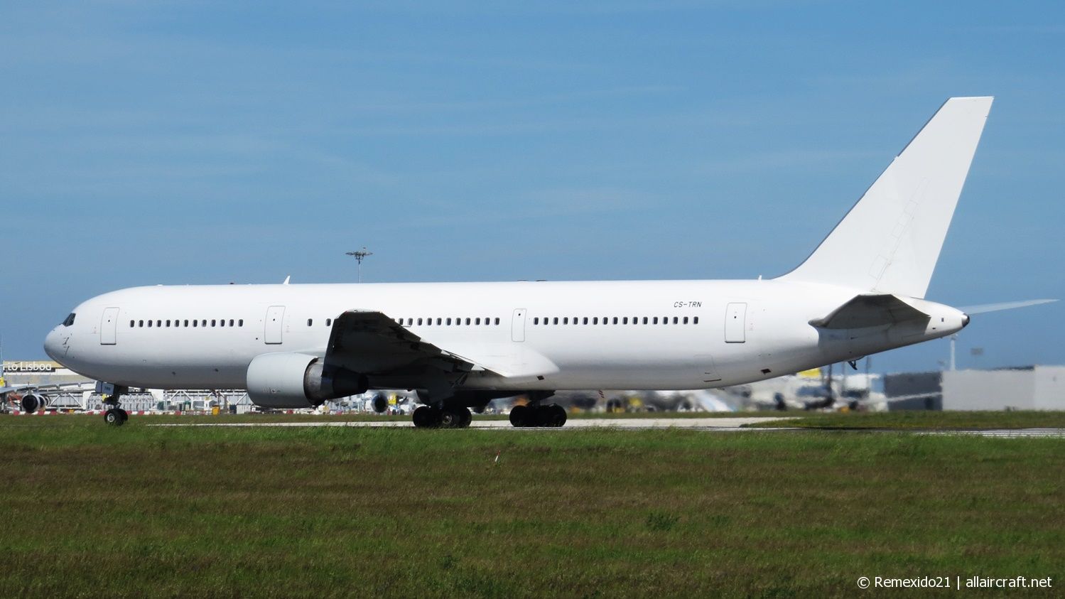 CS-TRN (25535) 1993 Boeing 767-33AER