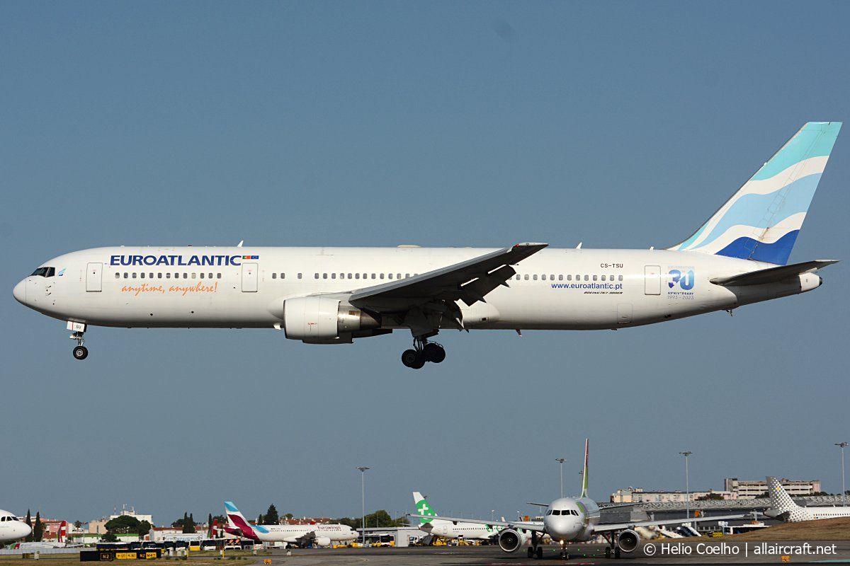 CS-TSU (33048) 2002 Boeing 767-34PER