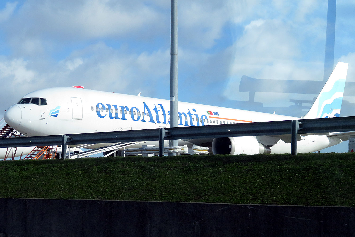 CS-TKS (30841) 2001 Boeing 767-36N(ER)