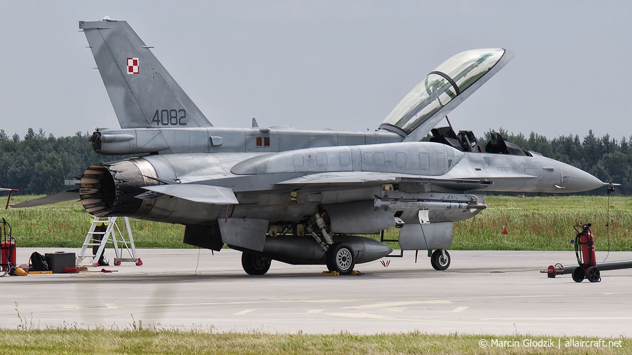 4082 (JD-7) 2003 Lockheed Martin F-16D Fighting Falcon