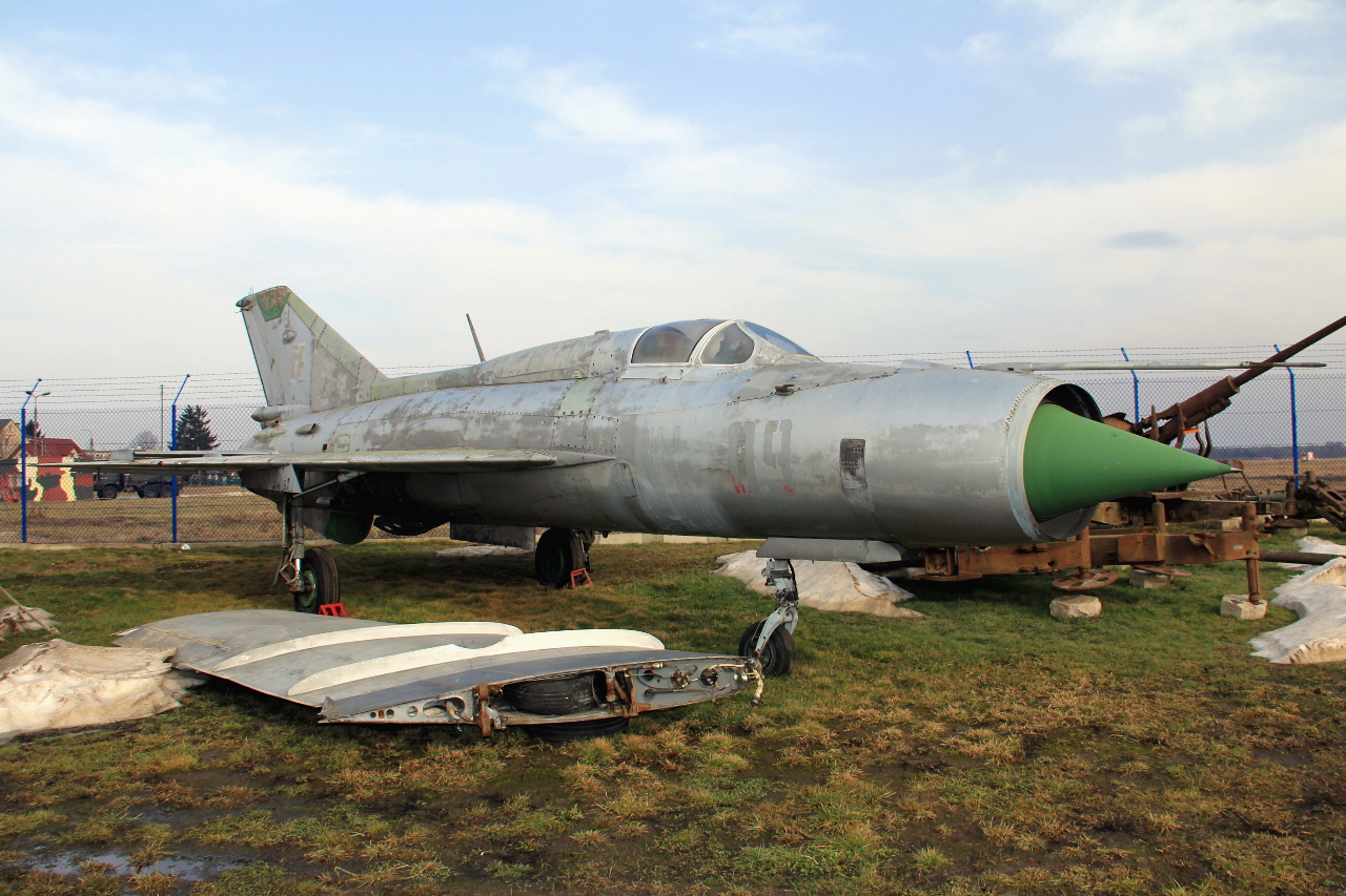 09 Mikoyan-Gurevich - MiG-21PFM