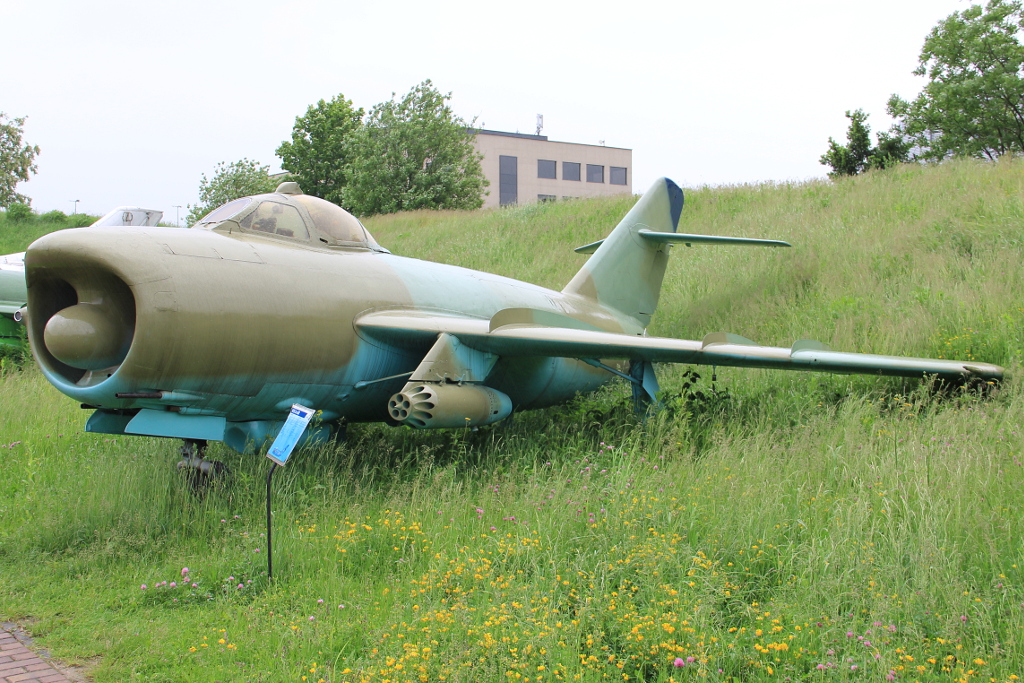 618 (1D0618) PZL-Mielec Lim-6MR