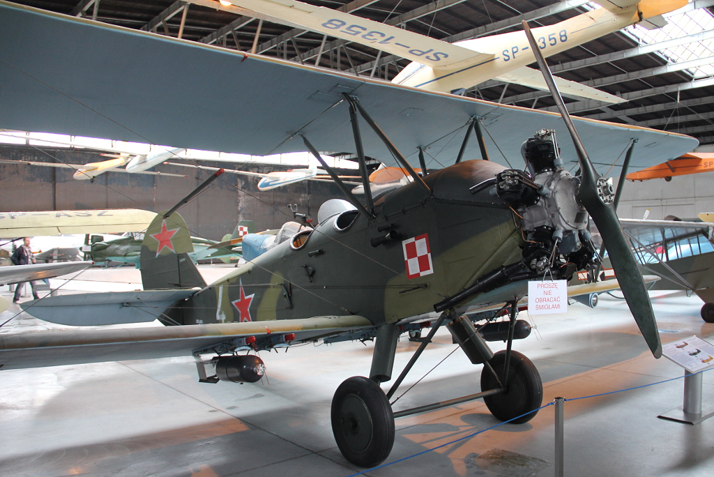 02 / 4 (641-646) Polikarpov U-2LNB