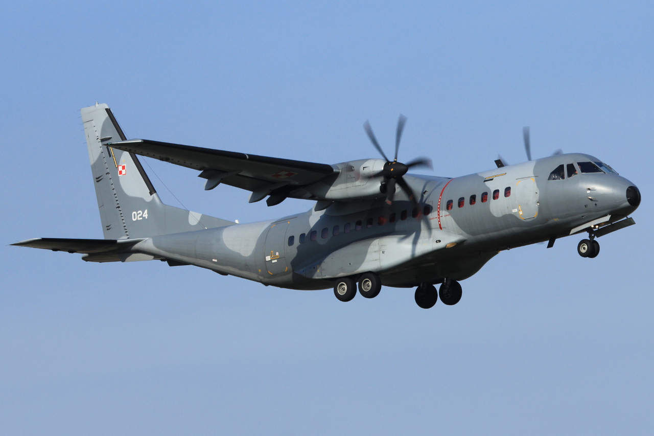 024 ( S-092 ) 2006 CASA C-295M