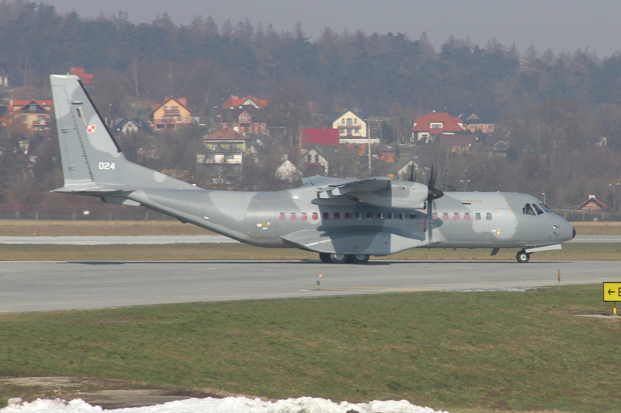 024, (cn 024), CASA C-295M