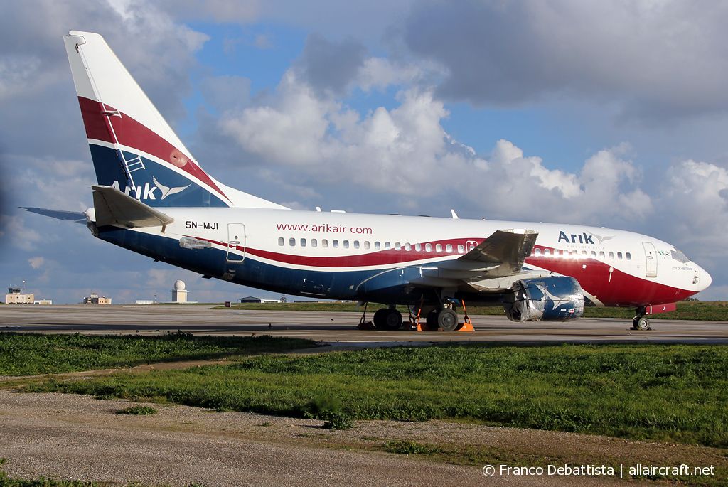 5N-MJI (cn 28640) Boeing 737-76N