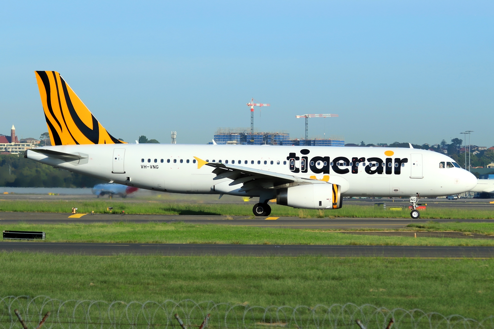 VH-VNG (3674) 2008 Airbus A320-232