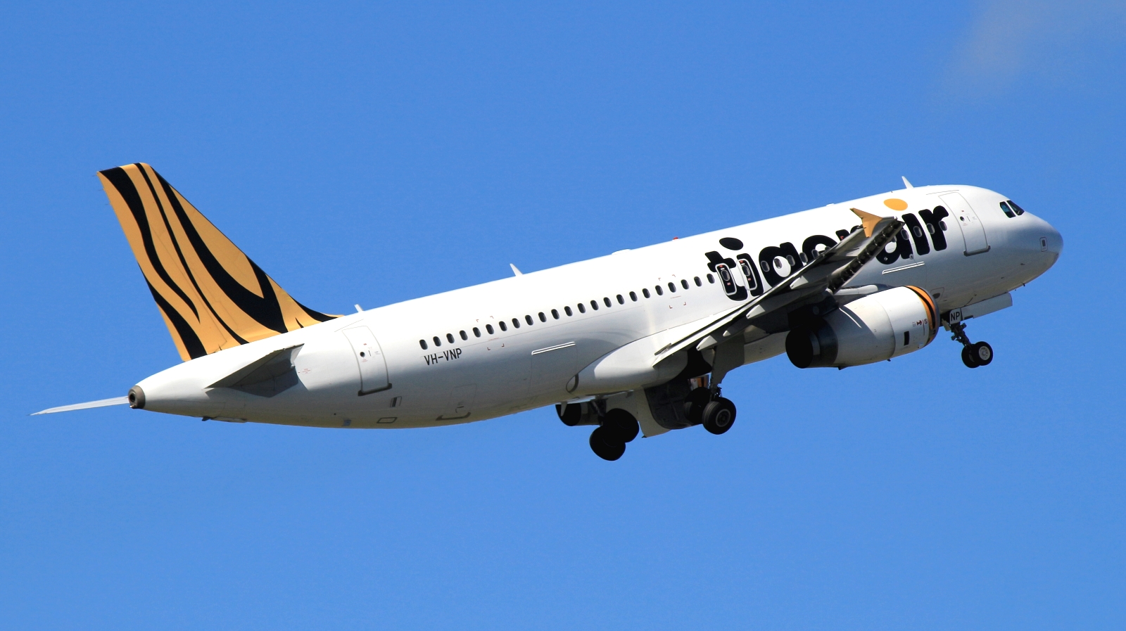 VH-VNP (2952) 2006 Airbus A320-232