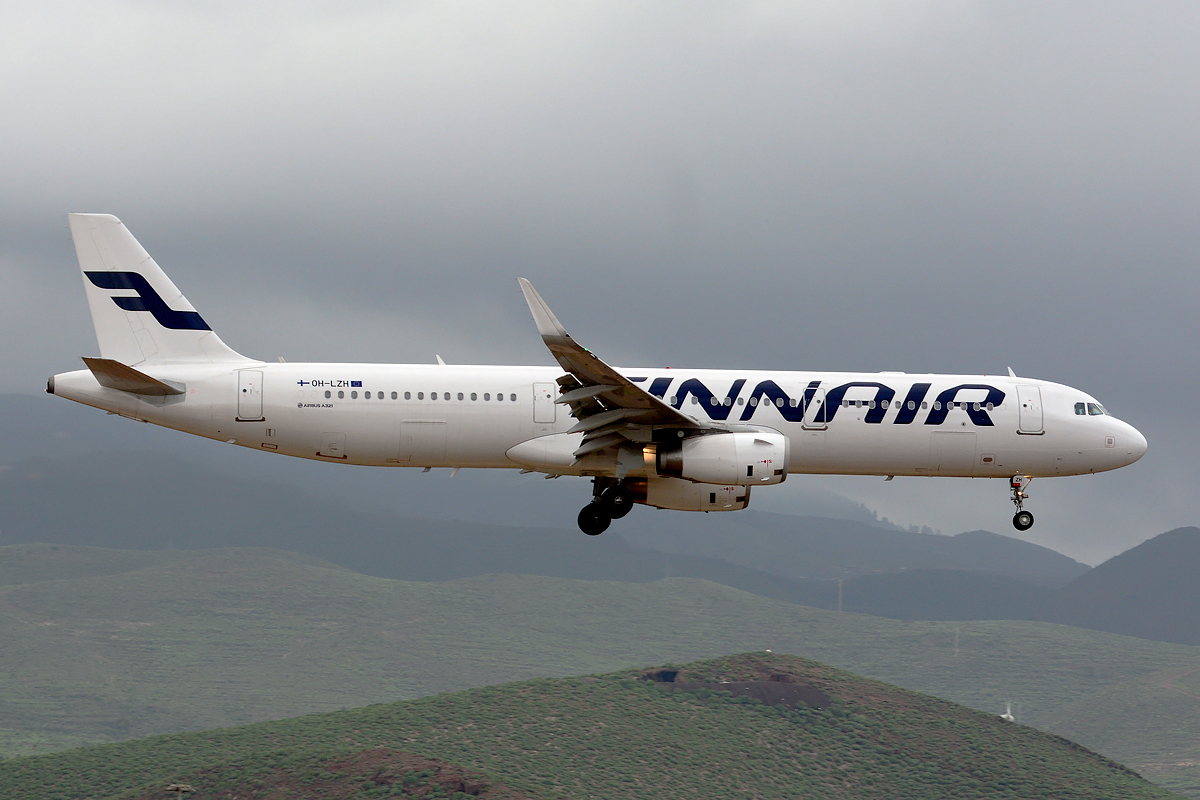 OH-LZH (5803) 2013 Airbus A321-231(WL)