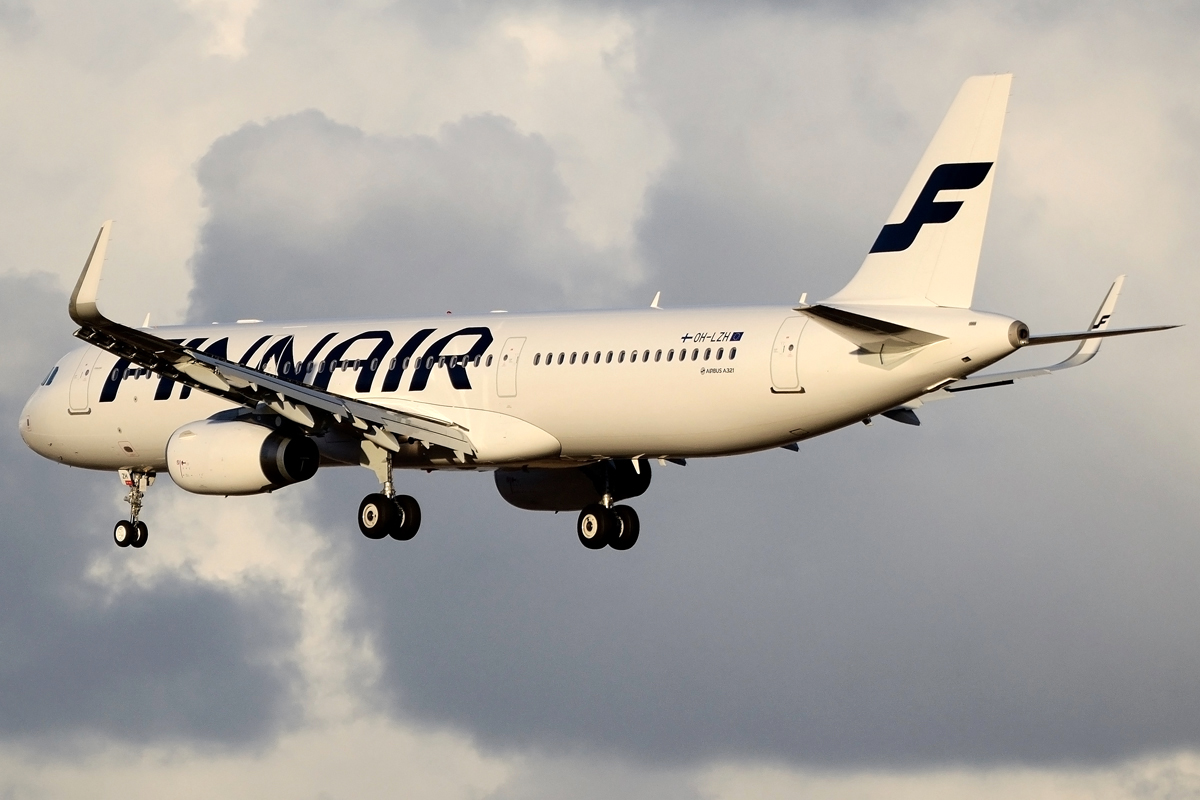 OH-LZH (5803) 2013 Airbus A321-231(WL)