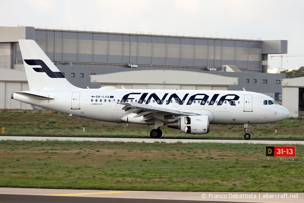 OH-LVA (1073) 1999 Airbus A319-112