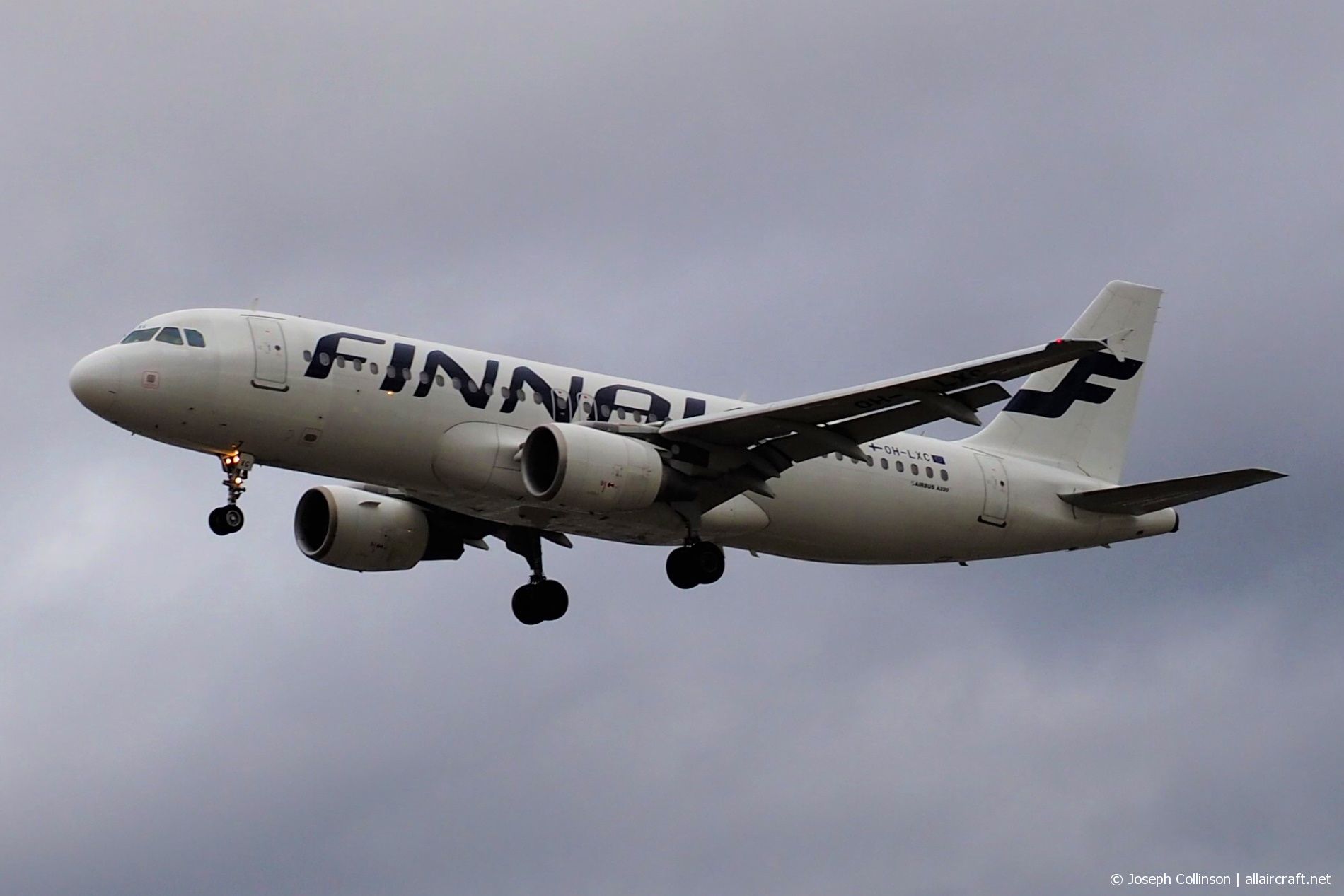 OH-LXC (1544) 2001 Airbus A320-214