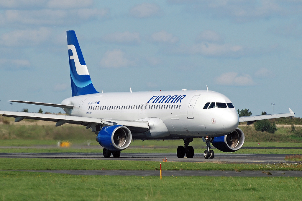 OH-LXD (1588) 2001 Airbus A320-214