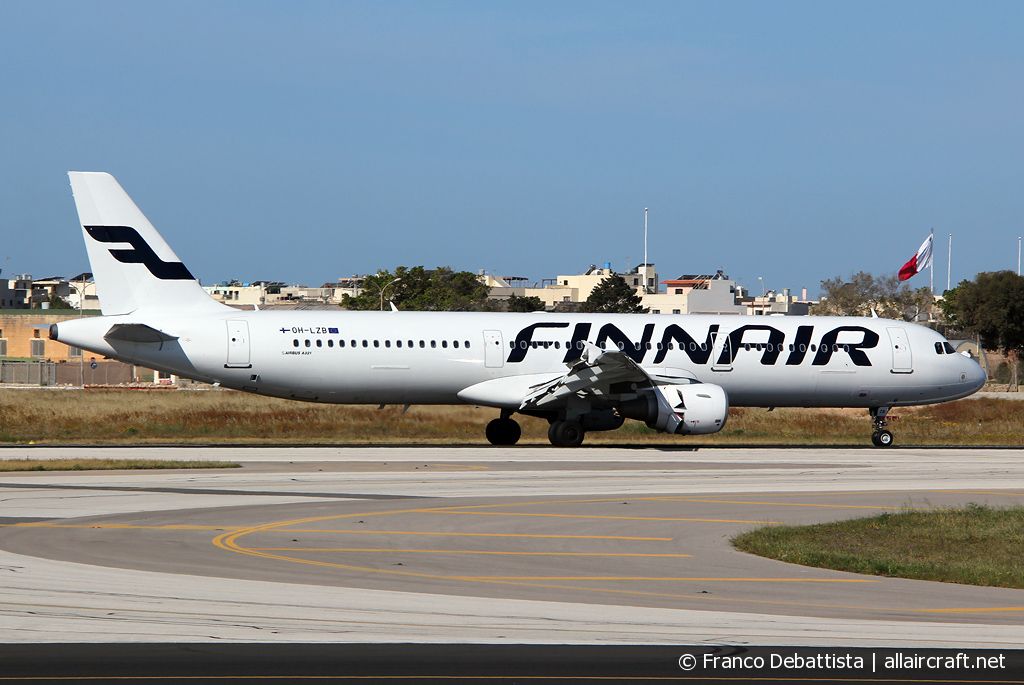 OH-LZB (961) 1999 Airbus A321-211
