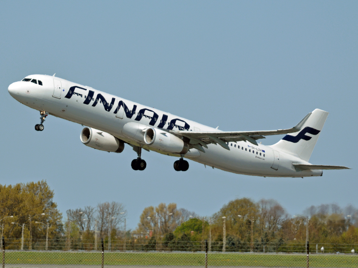 OH-LZH (5803) 2013 Airbus A321-231(WL)
