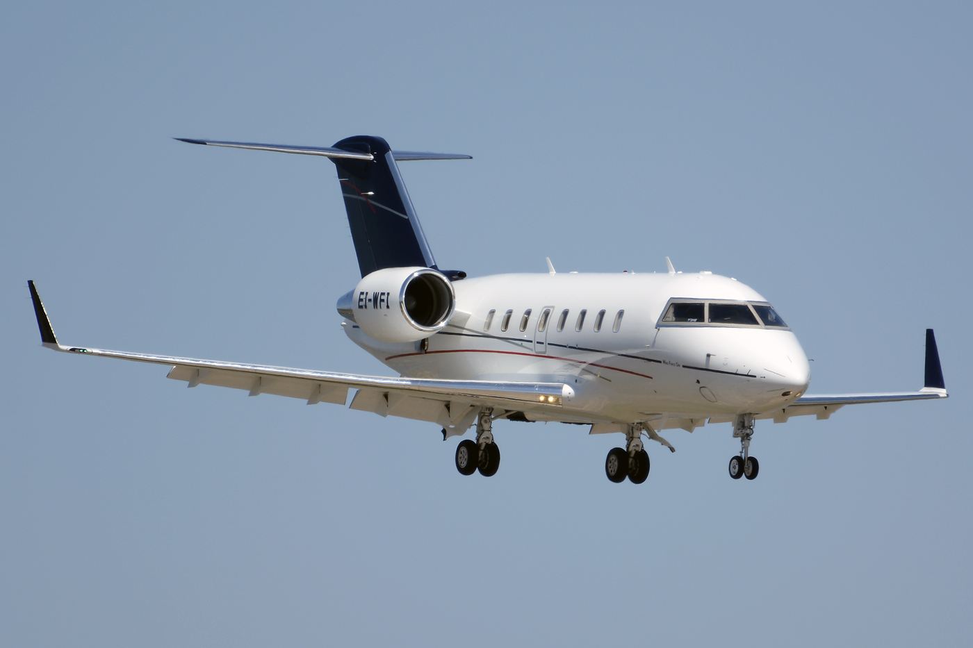 EI-WFI (5812) 2009 Bombardier Challenger 605