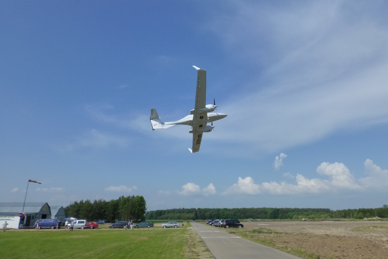 SP-SZE (42.260) Diamond DA-42 Twin Star