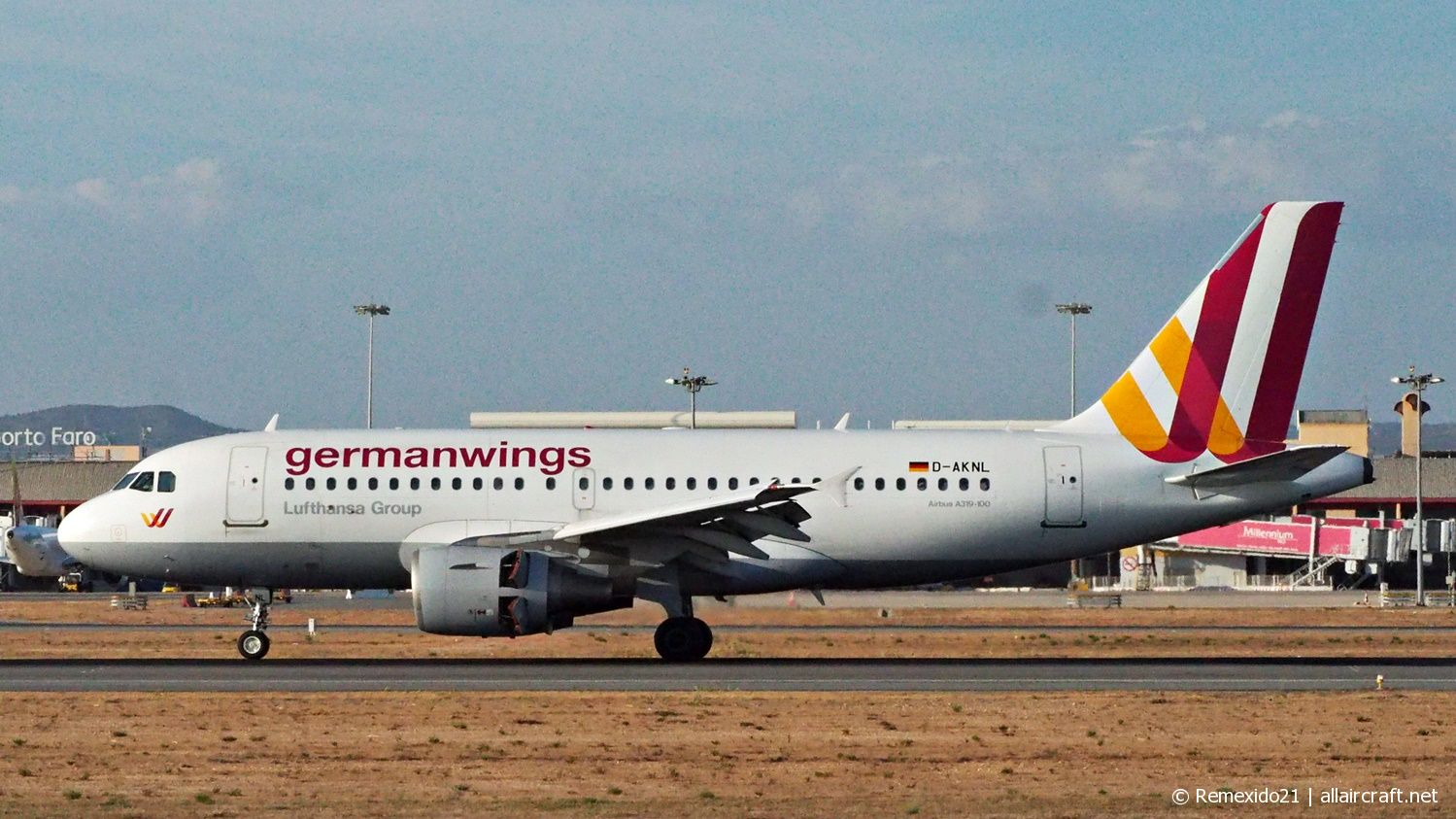 D-AKNL (1084) 1999 Airbus A319-112