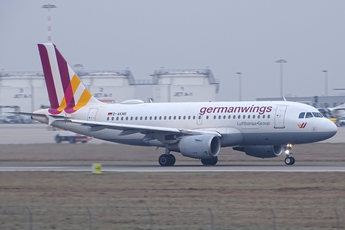 D-AKNR · Airbus A319-112 · (STR / EDDS)