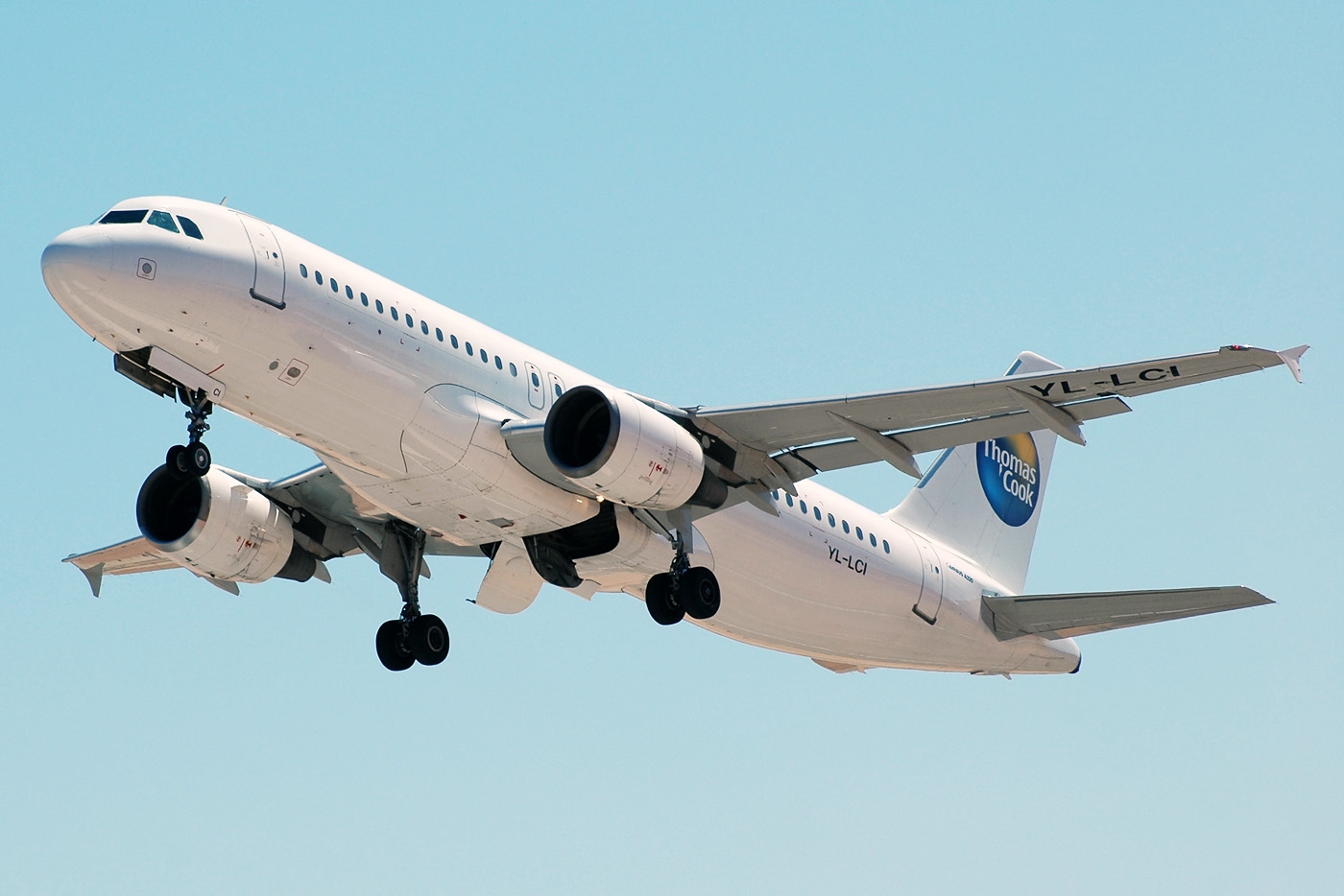YL-LCI  (724) 1997 Airbus A320-214
