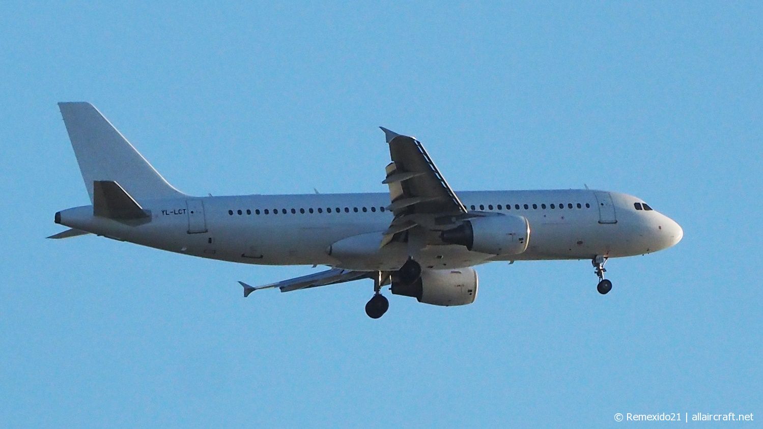 YL-LCT (2233) 2004 Airbus A320-214