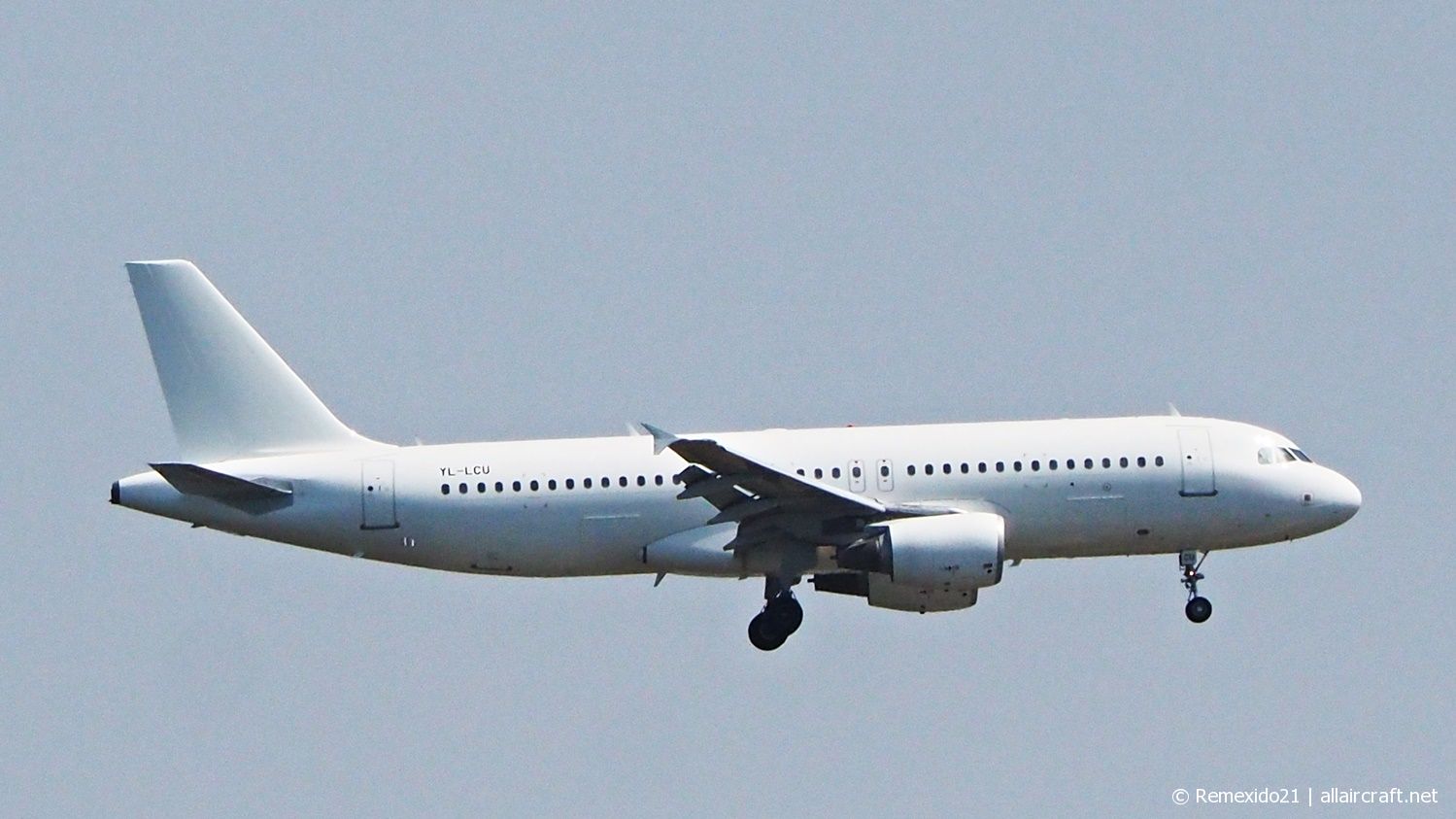 YL-LCU (1762) 2002 Airbus A320-214