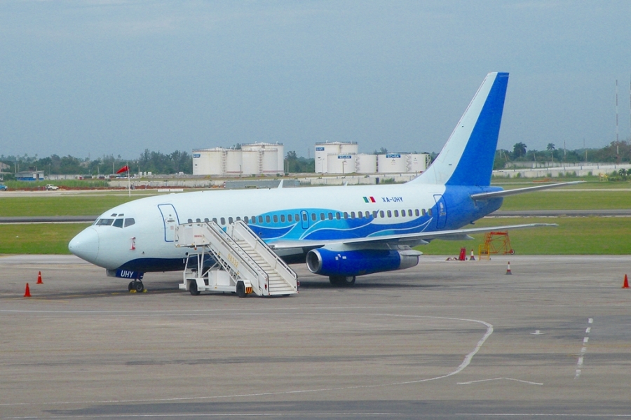 XA-UHY (21016) 1975 Boeing 737-2C3/Adv