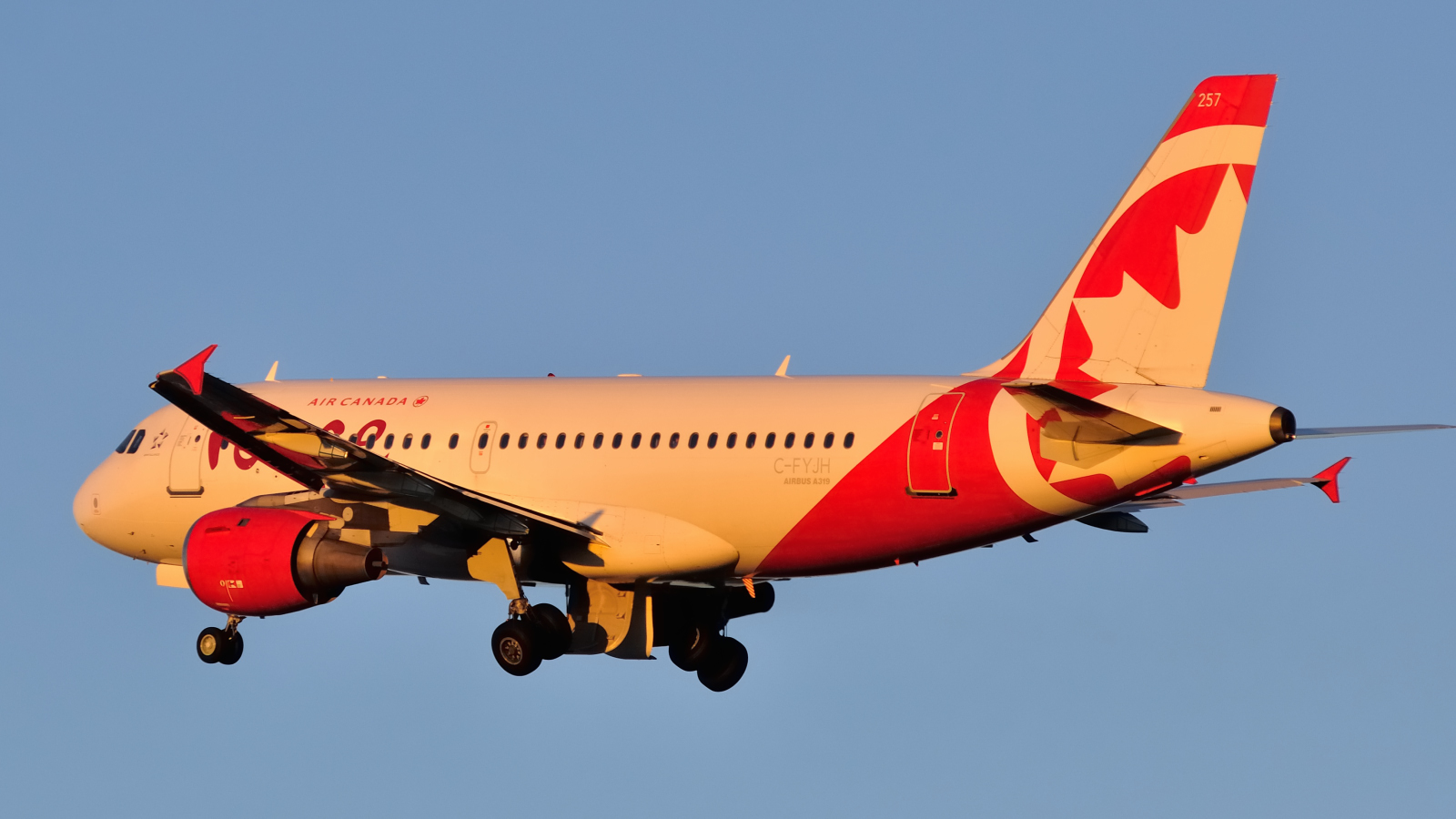 C-FYJH, (cn 672), Airbus A319-114