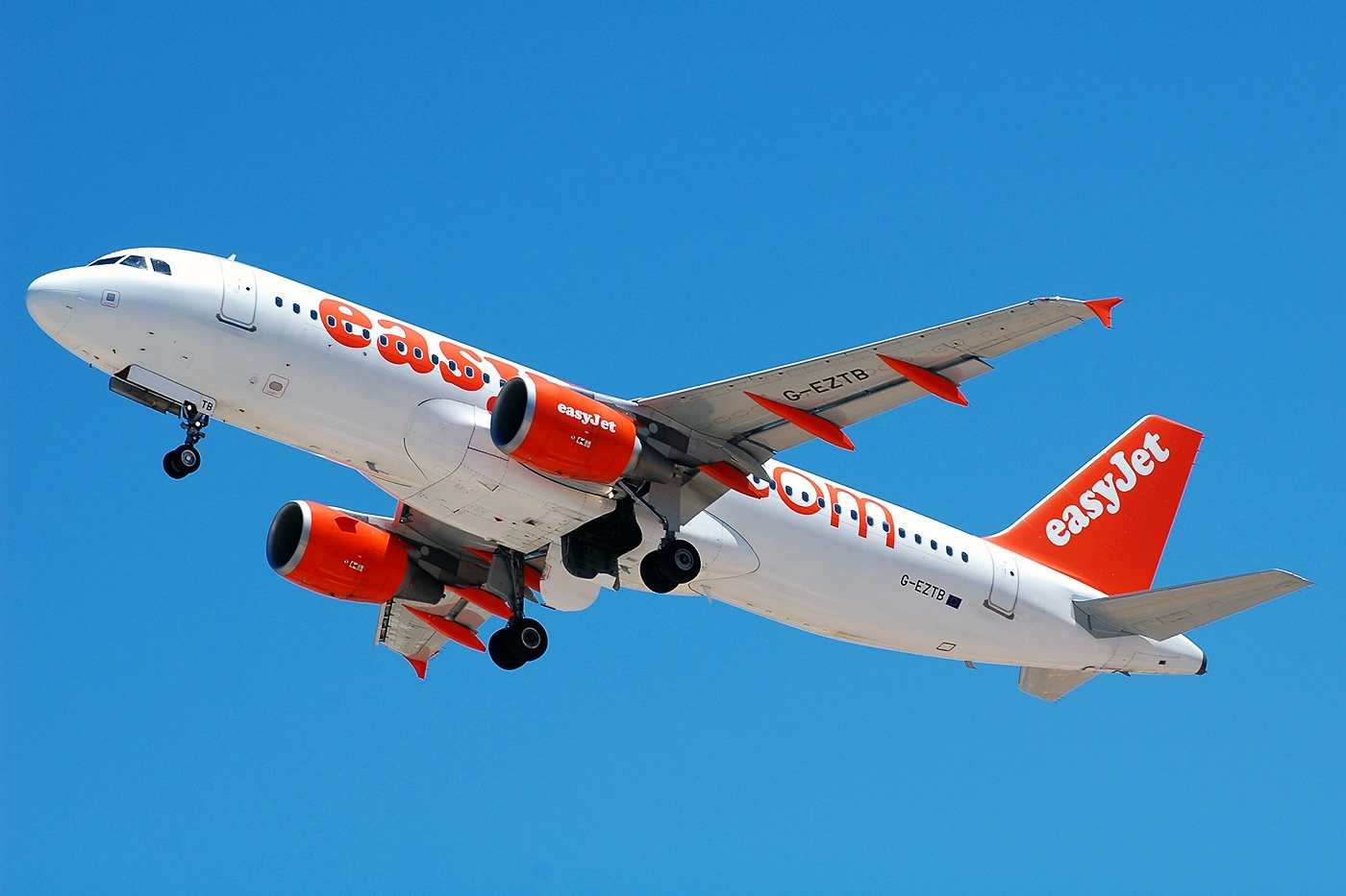 G-EZTB (3843) 2009 Airbus A320-214