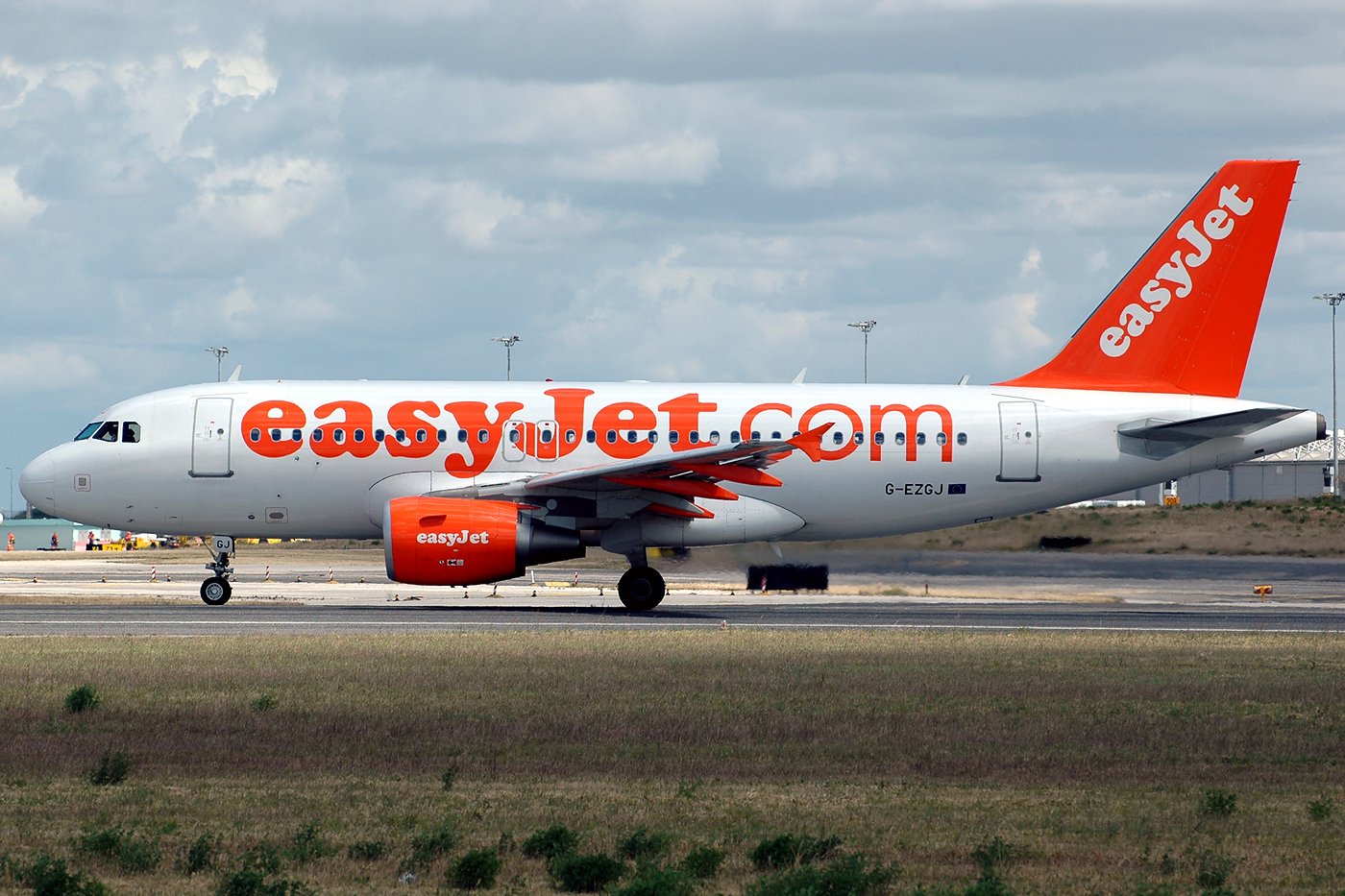 G-EZGJ (4705) 2011 Airbus A319-111