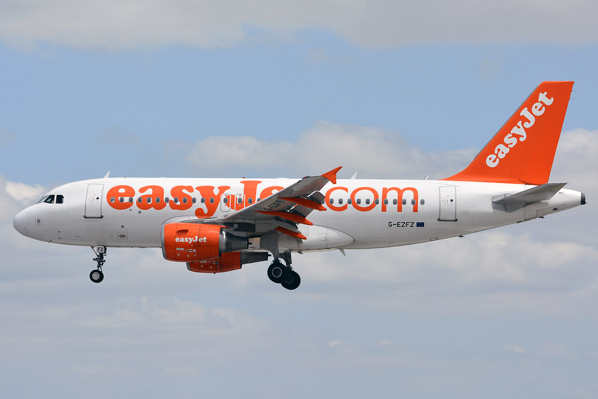 G-EZFZ (4425) 2010 Airbus A319-111