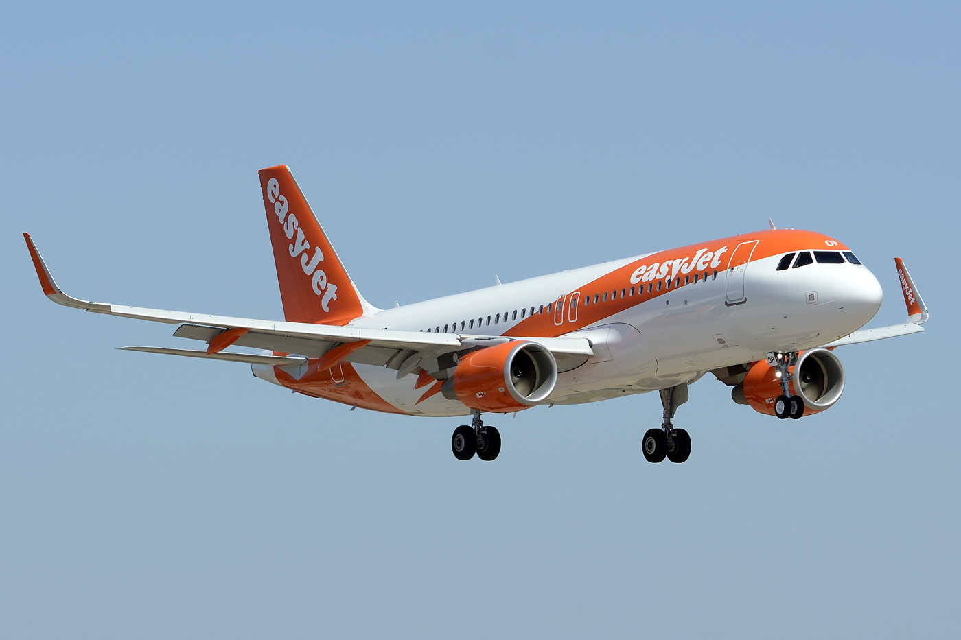 G-EZOP (6633) 2015 Airbus A320-214(WL)