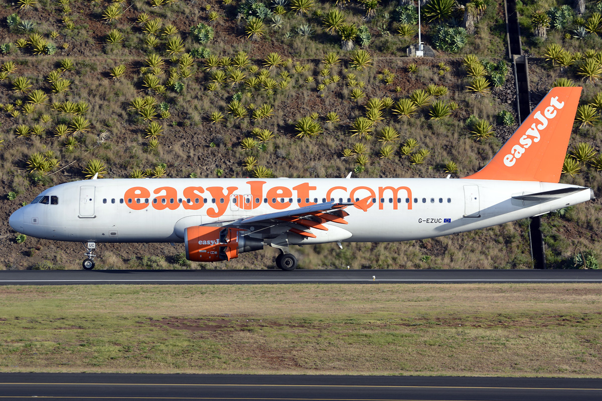G-EZUC (4591) 2011 Airbus A320-214
