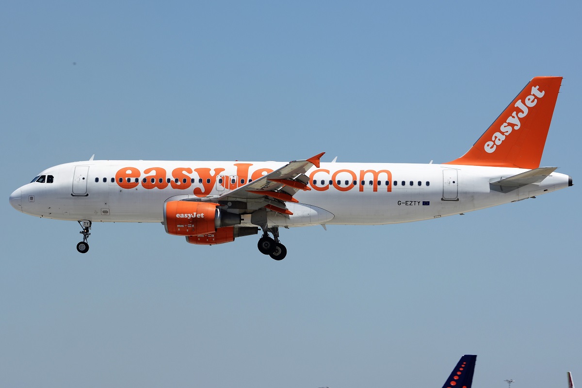 G-EZTY (4554) 2010 Airbus A320-214
