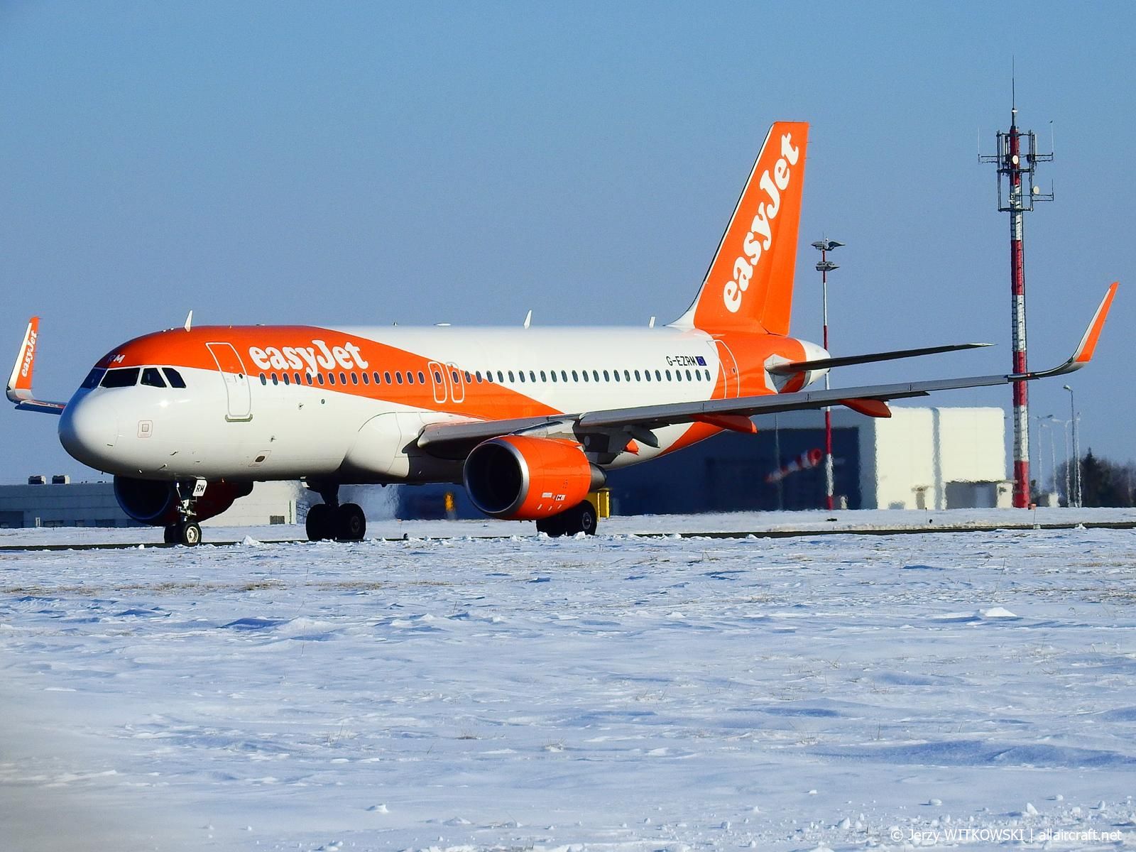 G-EZRM (7785) 2017 Airbus A320-214(WL)
