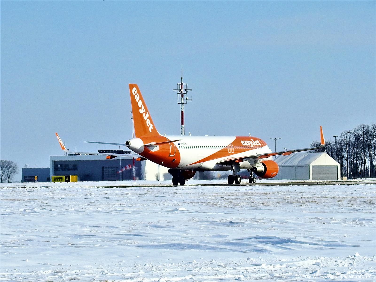 G-EZRX (8321) 2018 Airbus A320-214(WL)