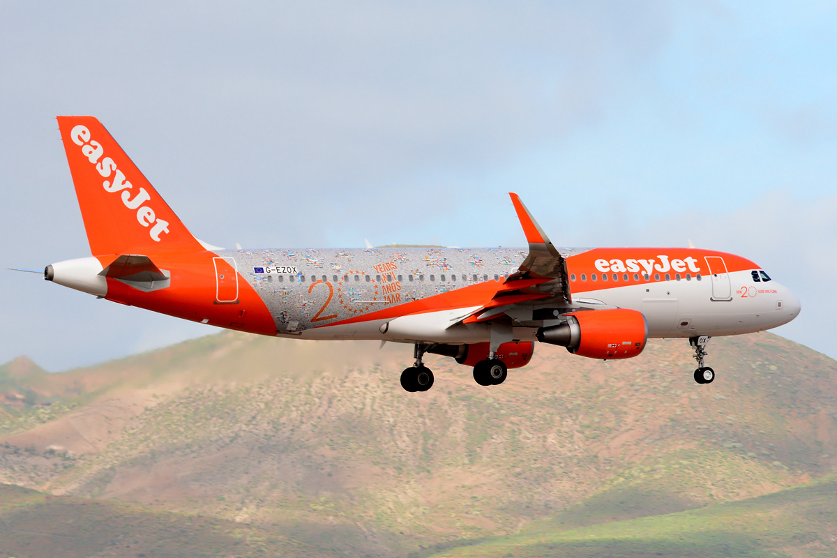 G-EZOX (6837) 2015 Airbus A320-214(WL)