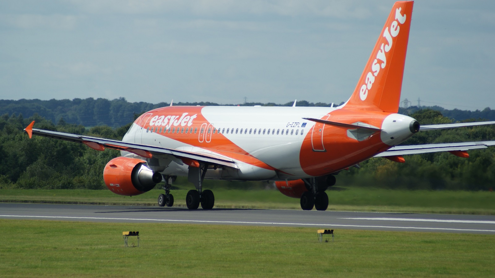 G-EZFL (4056) 2009 Airbus A319-111