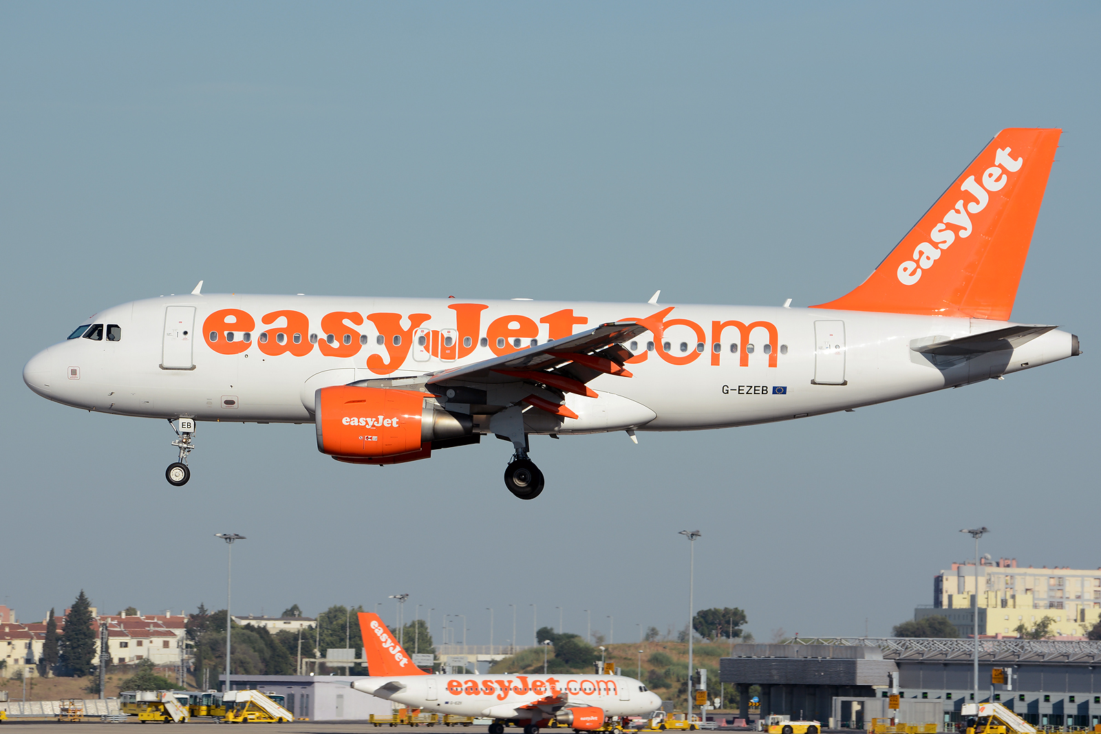 G-EZEB (2120) 2004 Airbus A319-111
