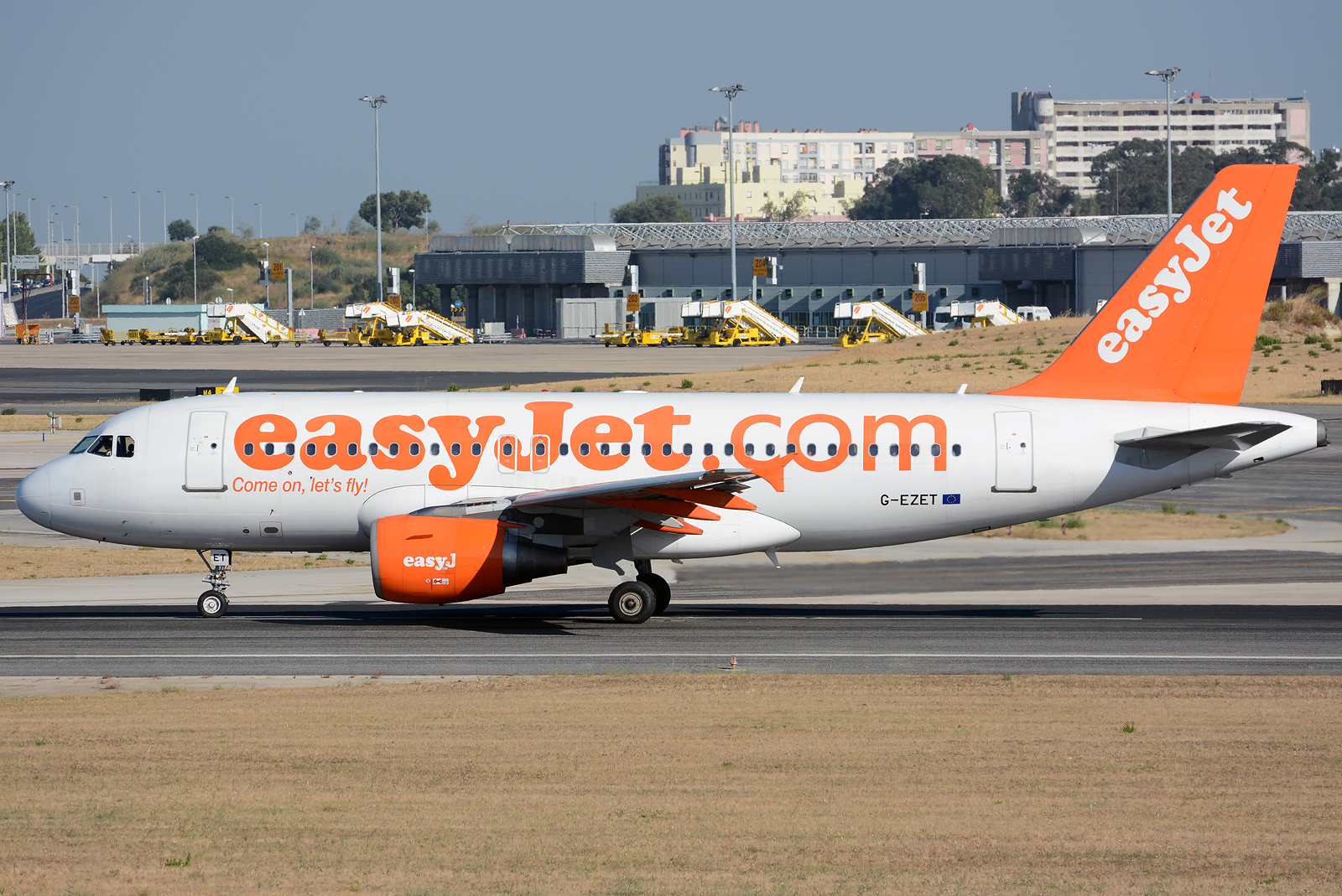 G-EZET (2271) 2004 Airbus A319-11