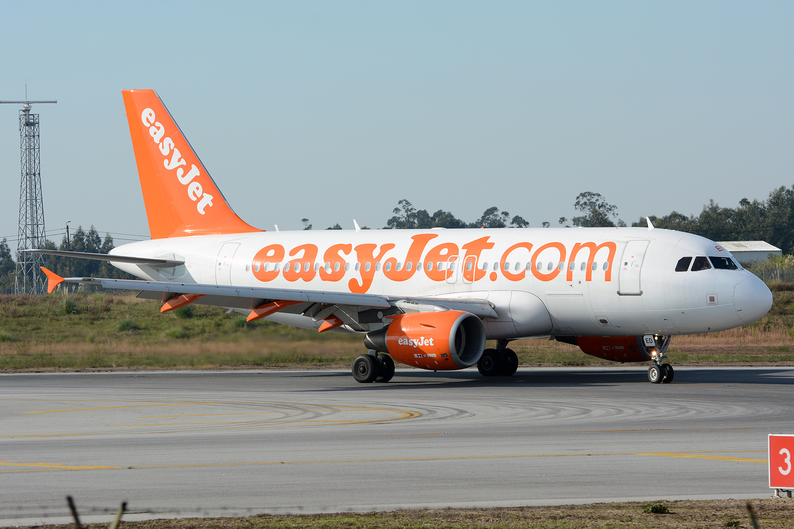 G-EZED (2170) 2004 Airbus A319-111