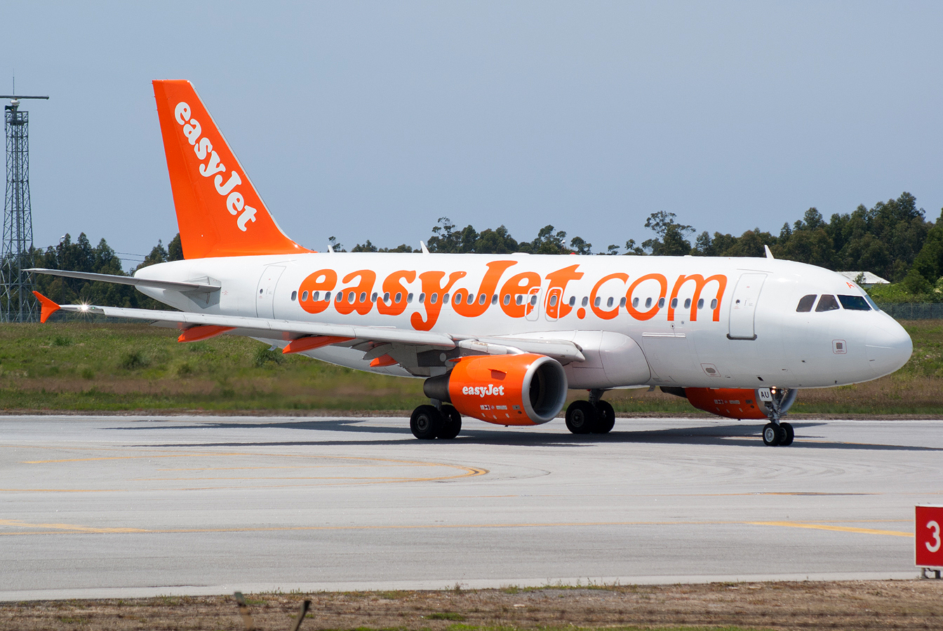 G-EZAU (2795) 2006 Airbus A319-111