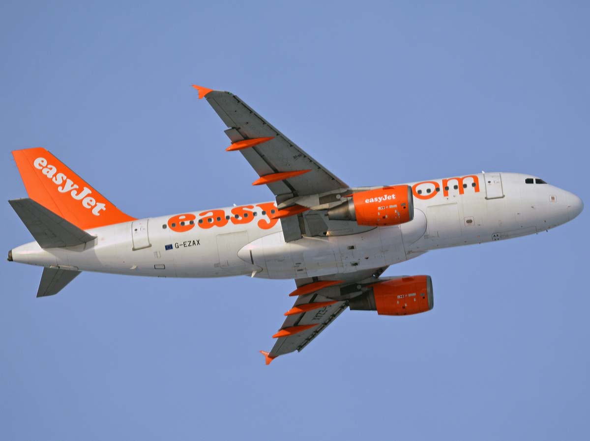 G-EZAX (2818) 2006 Airbus A319-111