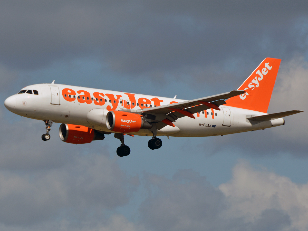 G-EZAX (2818) 2006 Airbus A319-111