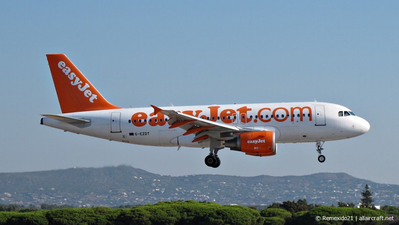 G-EZDT (3720) 2008 Airbus A319-111